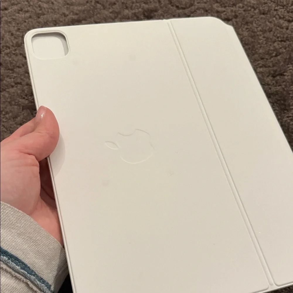 Apple iPad Magic Keyboard - Sleek White Finish